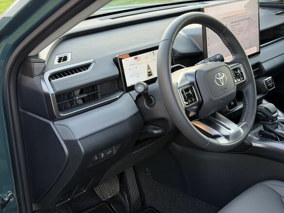 2026 Toyota RAV4 VI (XA60), зелёный, 4275000 рублей - вид 26