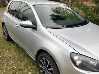 2010 Volkswagen Golf VI, серебристый, 420000 рублей, вид 2
