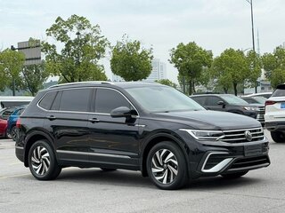 2023 Volkswagen Tiguan L II Рестайлинг (China Market), чёрный, 2540000 рублей, вид 3
