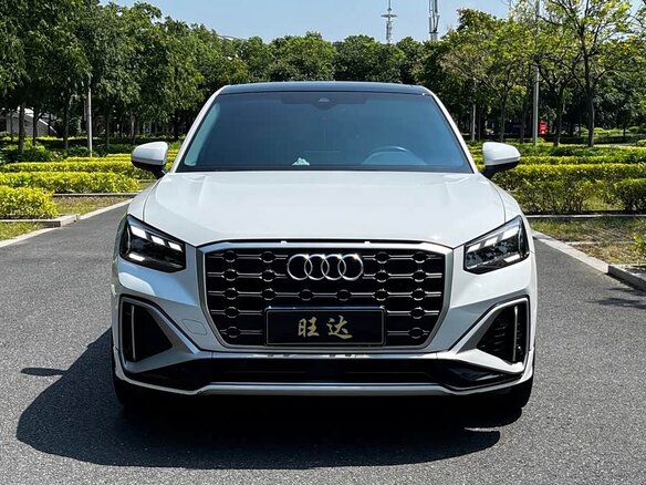 2023 Audi Q2 L 35 TFSI I Рестайлинг, белый, 1650000 рублей - вид 1
