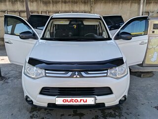 2013 Mitsubishi Outlander III, белый, 1200000 рублей, вид 1