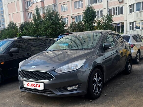 2017 Ford Focus III Рестайлинг, серый, 780000 рублей - вид 1