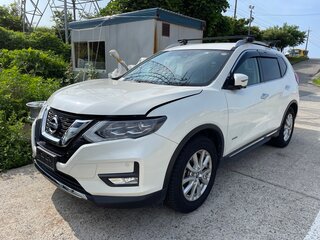 2017 Nissan X-Trail III Рестайлинг, белый, 1550000 рублей, вид 1