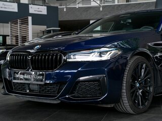 2020 BMW 5 серии 540i xDrive VII (G30/G31/G38) Рестайлинг, синий, 6650000 рублей, вид 2