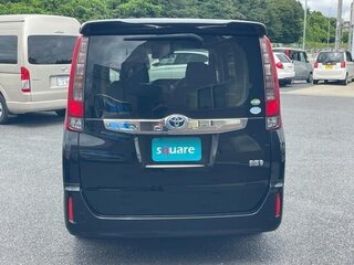 2017 Toyota Noah III (R80), белый, 1400000 рублей, вид 5