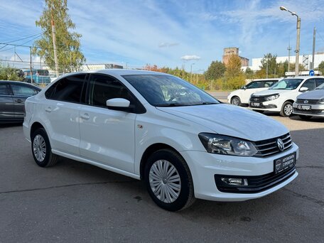 2018 Volkswagen Polo V Рестайлинг, белый, 1240000 рублей, вид 4
