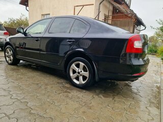 2013 Skoda Octavia II (A5) Рестайлинг, чёрный, 1000000 рублей, вид 2