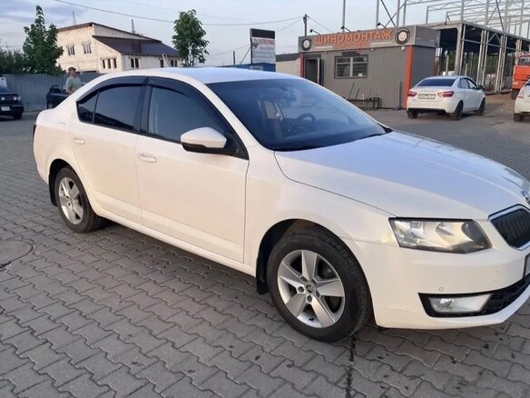 2015 Skoda Octavia III (A7), белый, 1260000 рублей - вид 2