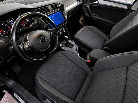 2017 Volkswagen Tiguan II, серый, 1999999 рублей - вид 11