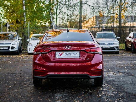 2018 Hyundai Solaris II, красный, 1250000 рублей, вид 4