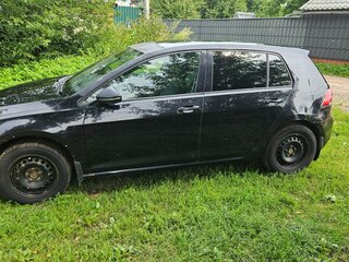 2014 Volkswagen Golf VII, чёрный, 600000 рублей, вид 4