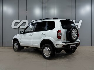 2012 Chevrolet Niva I Рестайлинг, белый, 599000 рублей, вид 2