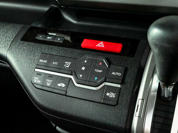 2010 Honda Stepwgn Spada IV, серый - вид 18