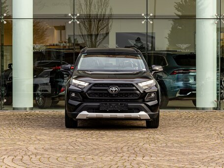 2022 Toyota RAV4 V (XA50), чёрный, 2925000 рублей, вид 2