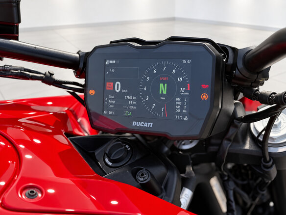 2023 Ducati Diavel V4, красный, 2543676 рублей - вид 13