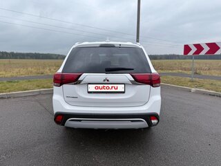 2021 Mitsubishi Outlander III Рестайлинг 3, белый, 2547144 рублей, вид 2