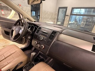 2013 Nissan Tiida I Рестайлинг, коричневый, 900000 рублей, вид 3