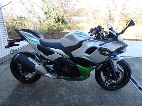2024 Kawasaki Ninja 7, серый, 1050000 рублей, вид 2