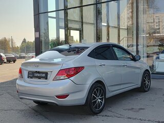 2013 Hyundai Solaris I, серебристый, 670000 рублей, вид 5
