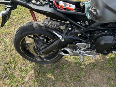 2015 Yamaha MT-09 (FZ-09), серебристый, 650000 рублей, вид 5