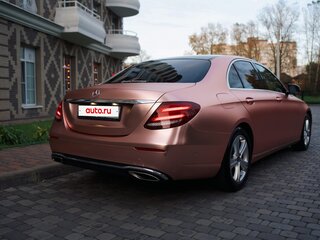 2017 Mercedes-Benz E-Класс 200 V (W213, S213, C238), золотистый, 3927000 рублей, вид 4