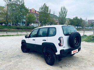 2023 Lada (ВАЗ) Niva Travel I, белый, 866000 рублей, вид 2