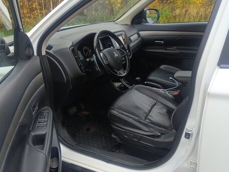 2013 Mitsubishi Outlander III, белый, 1200000 рублей, вид 5