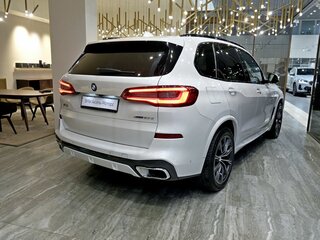2019 BMW X5 30d IV (G05/G18), белый, 6450000 рублей, вид 2