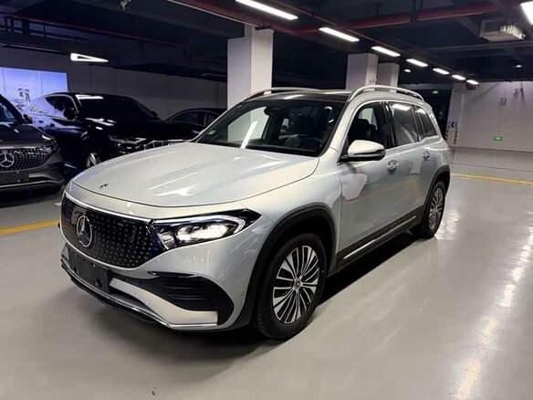 2026 Mercedes-Benz EQB 260 I Рестайлинг, серебристый, 4579750 рублей