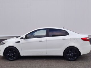 2013 Kia Rio 5-speed III, белый, 649000 рублей, вид 5