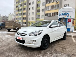 2012 Hyundai Solaris I, белый, 750000 рублей, вид 1