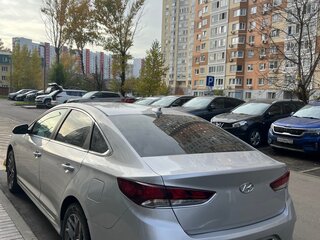 2019 Hyundai Sonata VII (LF) Рестайлинг, серебристый, 1350000 рублей, вид 4