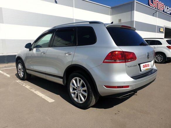 2013 Volkswagen Touareg II, серебристый, 2670000 рублей - вид 5
