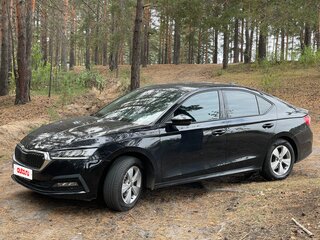 2022 Skoda Octavia IV (A8), чёрный, 1589000 рублей, вид 2