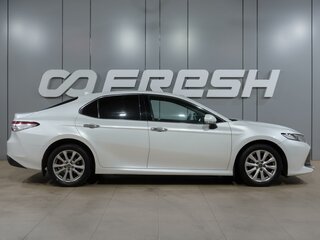 2020 Toyota Camry VIII (XV70), белый, 2619000 рублей, вид 5
