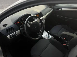2008 Opel Astra H Рестайлинг, бежевый, 300000 рублей, вид 5