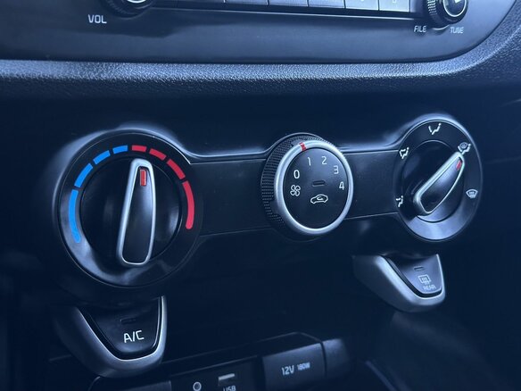 2018 Kia Rio IV, синий, 1289000 рублей - вид 18