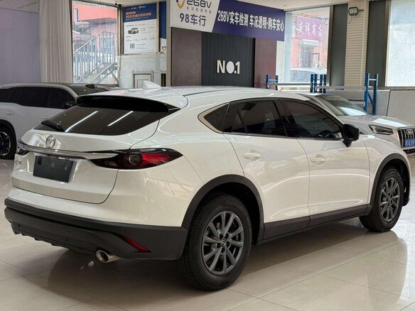2023 Mazda CX-4 I Рестайлинг, белый, 2169000 рублей - вид 3