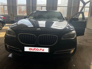 2014 BMW 7 серии 740i V (F01/F02/F04) Рестайлинг, чёрный, 1800000 рублей, вид 2