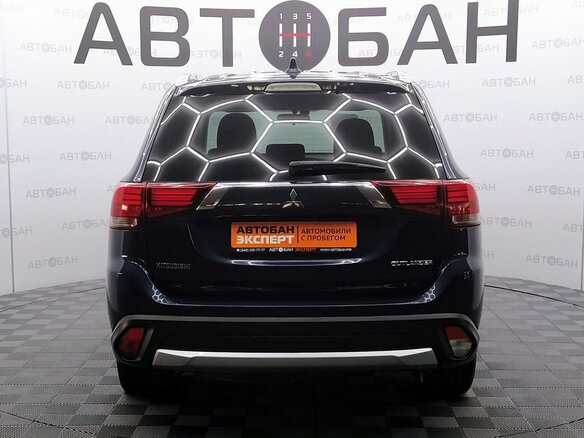 2018 Mitsubishi Outlander III Рестайлинг 2, синий, 1675000 рублей - вид 4