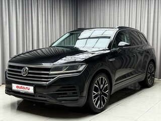 2019 Volkswagen Touareg III, чёрный, 4249000 рублей, вид 1