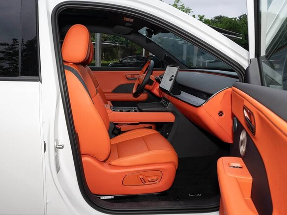 2026 Toyota bZ3X 67.9 kWh, белый, 3400000 рублей - вид 18