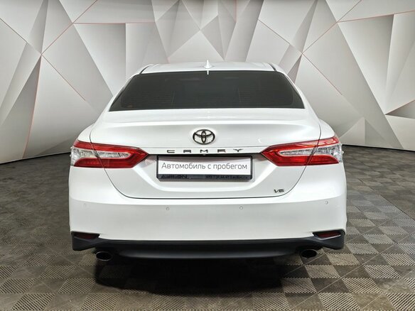 2021 Toyota Camry VIII (XV70) Рестайлинг, белый, 2830000 рублей - вид 7