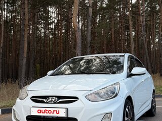 2012 Hyundai Solaris I, белый, 750000 рублей, вид 1