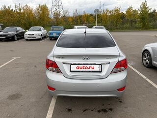 2011 Hyundai Solaris I, серебристый, 750000 рублей, вид 3