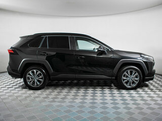 2024 Toyota RAV4 V (XA50), чёрный, 4129000 рублей, вид 4