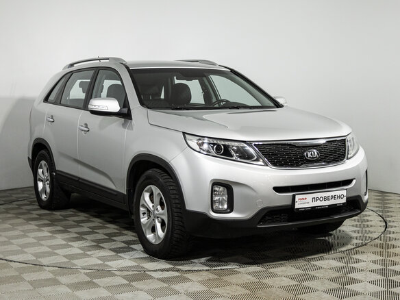 2014 Kia Sorento II Рестайлинг, серебристый, 1619700 рублей - вид 2