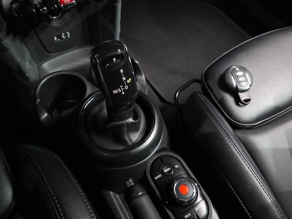 2018 Mini Hatch Cooper D III (F55/F56), зелёный, 1050000 рублей - вид 8