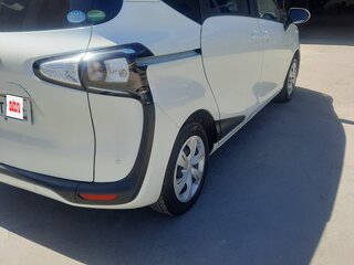 2019 Toyota Sienta II Рестайлинг, белый, 1525000 рублей, вид 5