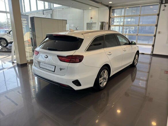 2019 Kia Ceed III, белый, 1599000 рублей - вид 3